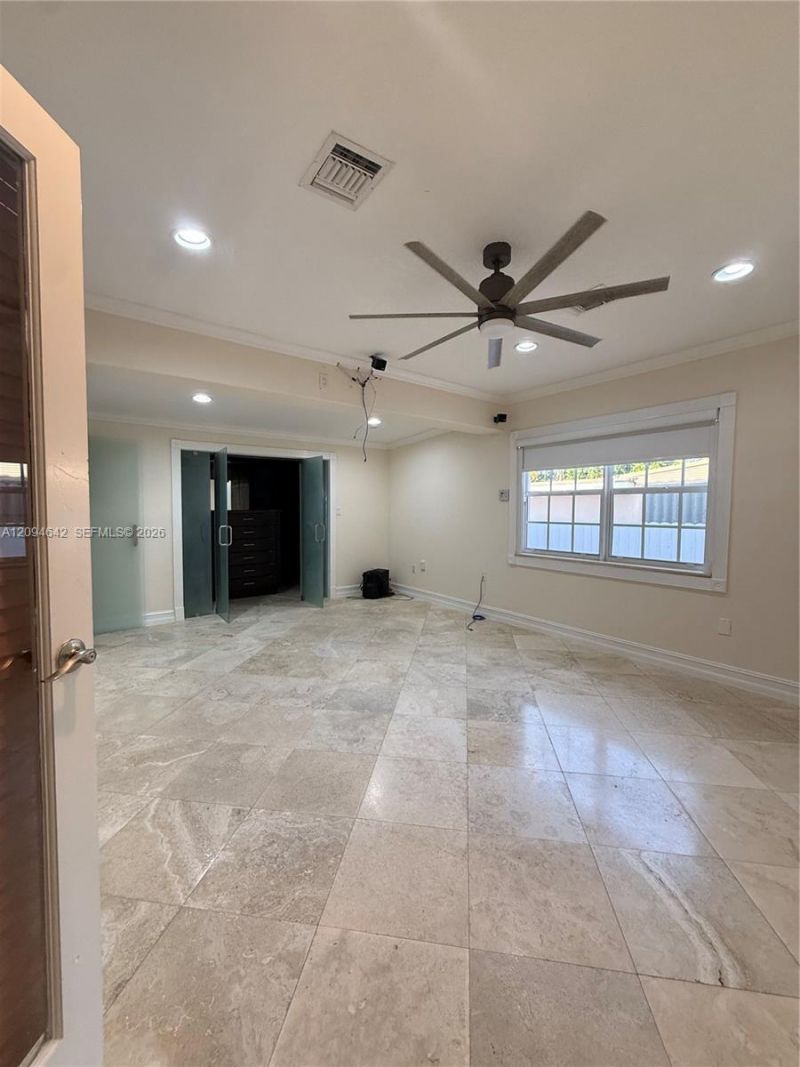 3889 NW 5th St, Miami, FL 33126 Photo
