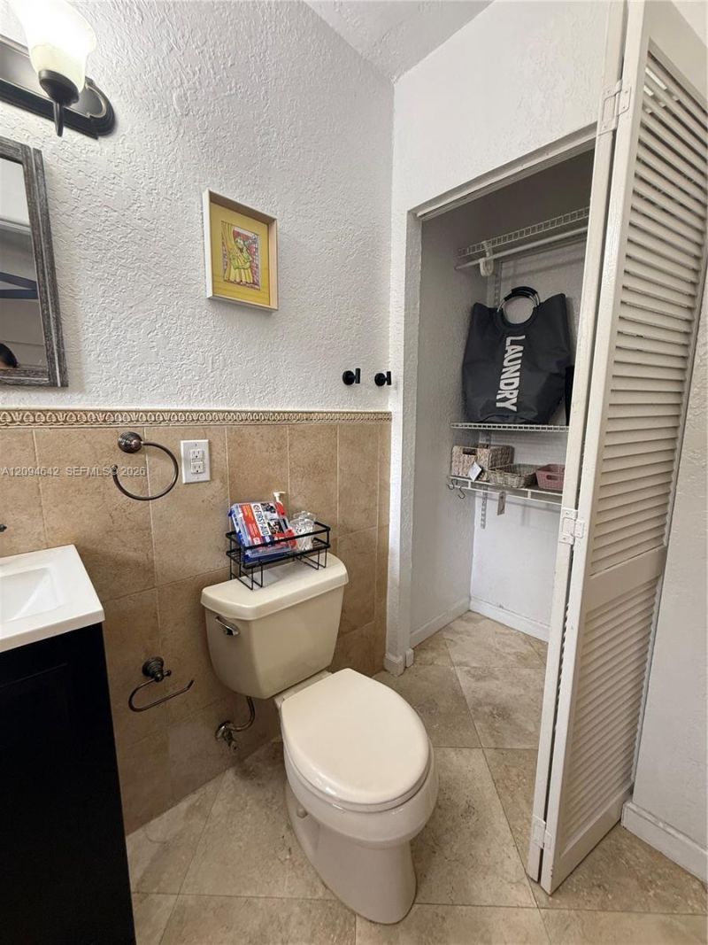 3889 NW 5th St, Miami, FL 33126 Photo