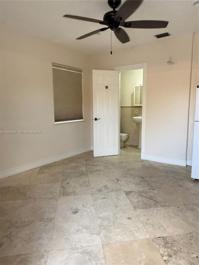 3889 NW 5th St, Miami, FL 33126 Photo