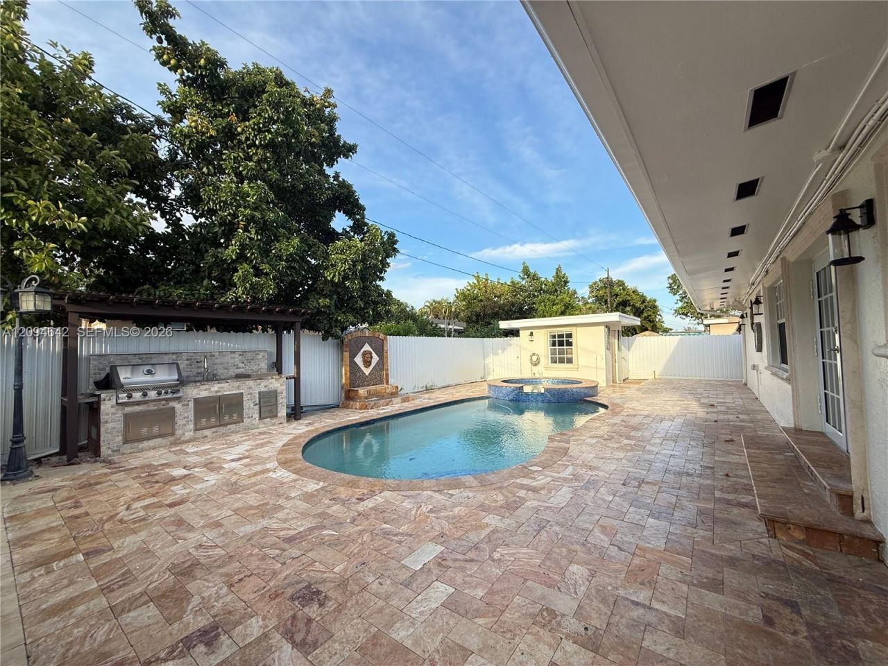 3889 NW 5th St, Miami, FL 33126 Photo