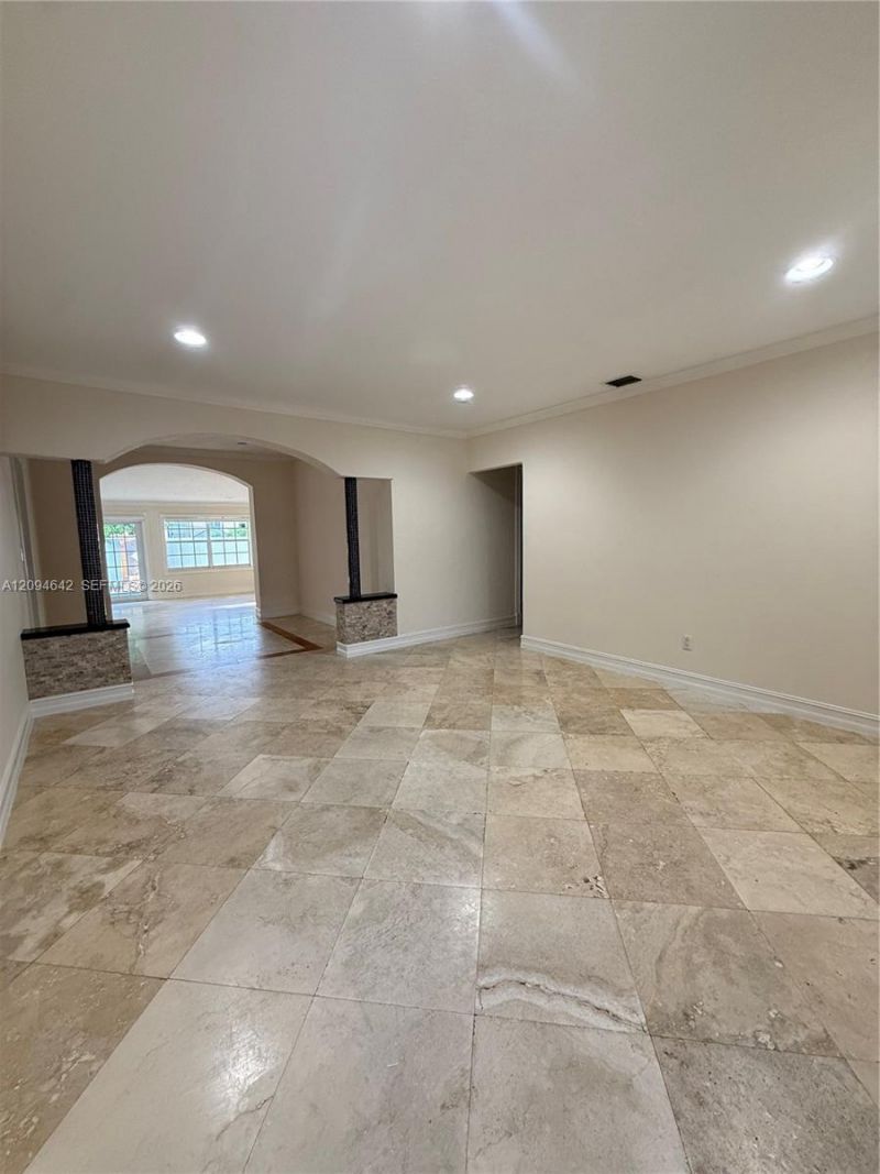 3889 NW 5th St, Miami, FL 33126 Photo