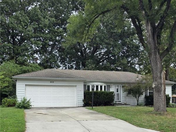 808 S Brentwood Street, Olathe, KS 66061