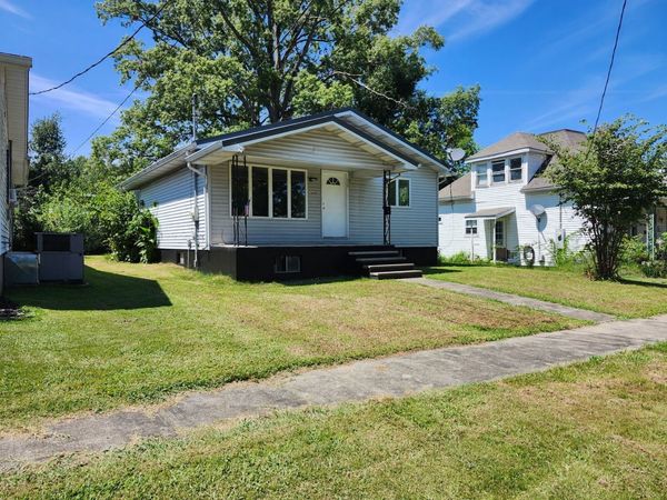 609 S Ledford Street , Harrisburg, IL 62946