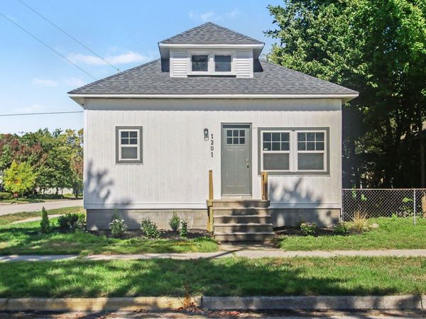 1201 Slayton Avenue, Grand Haven, MI 49417