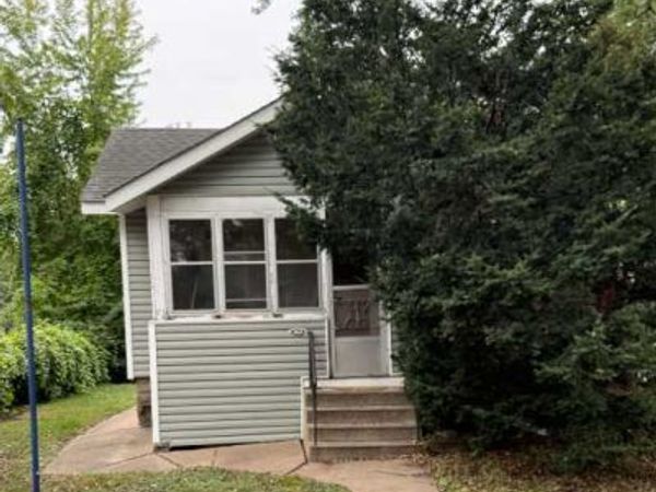 884 Bayard Avenue , Saint Paul, MN 55102
