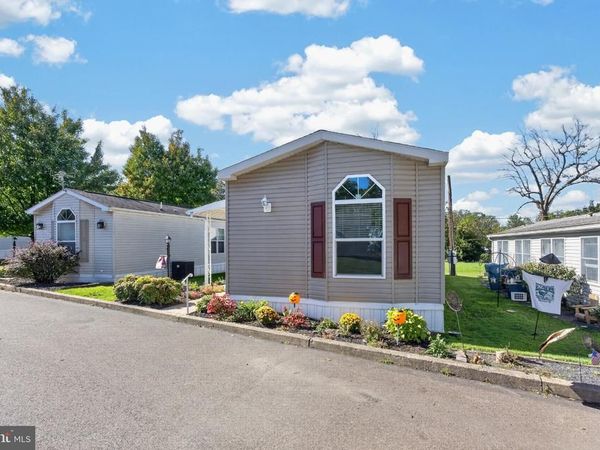 1033 PINE CIRCLE, TELFORD, PA 18969