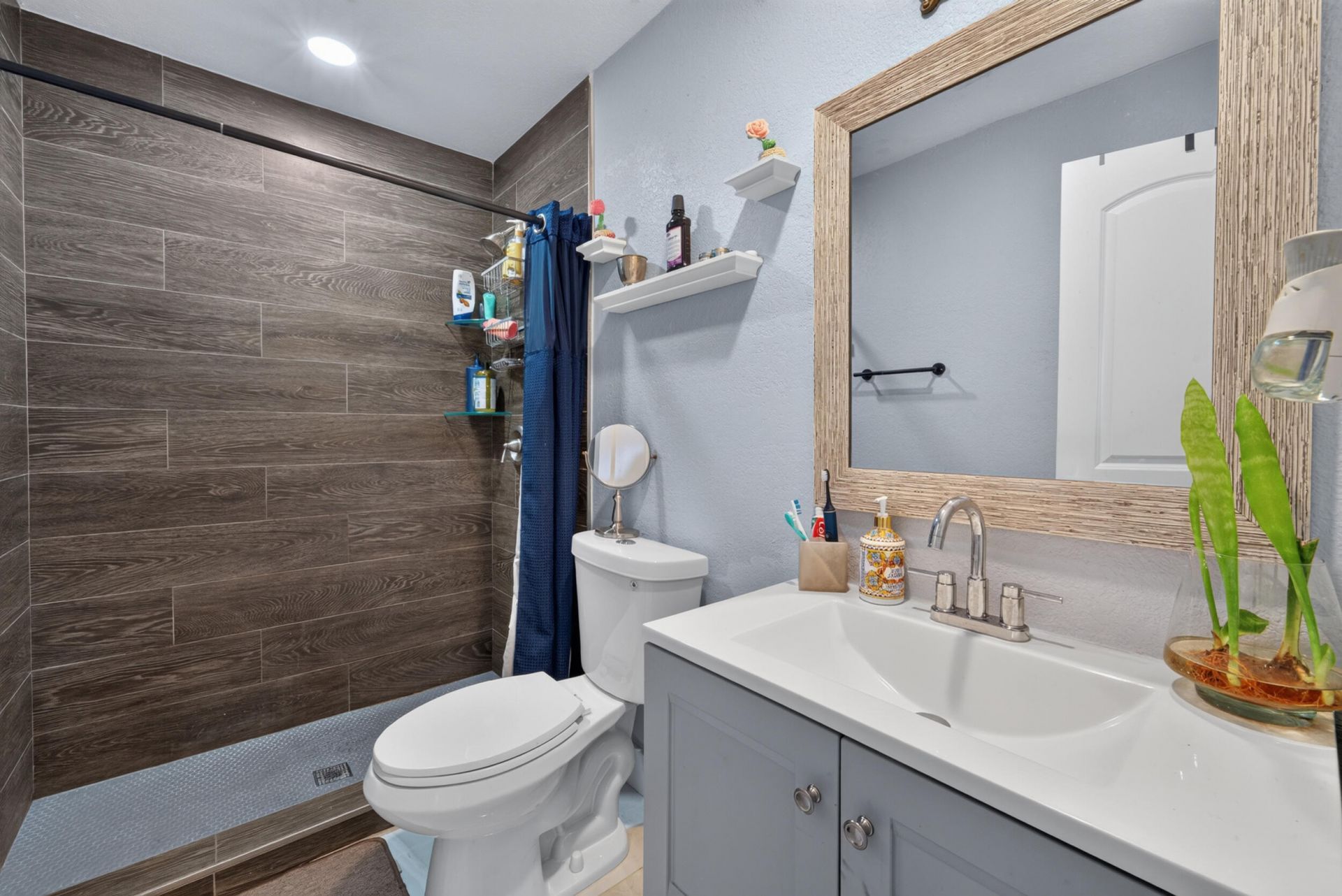 946 Mcintosh Street, West Palm Beach, FL 33405 Photo