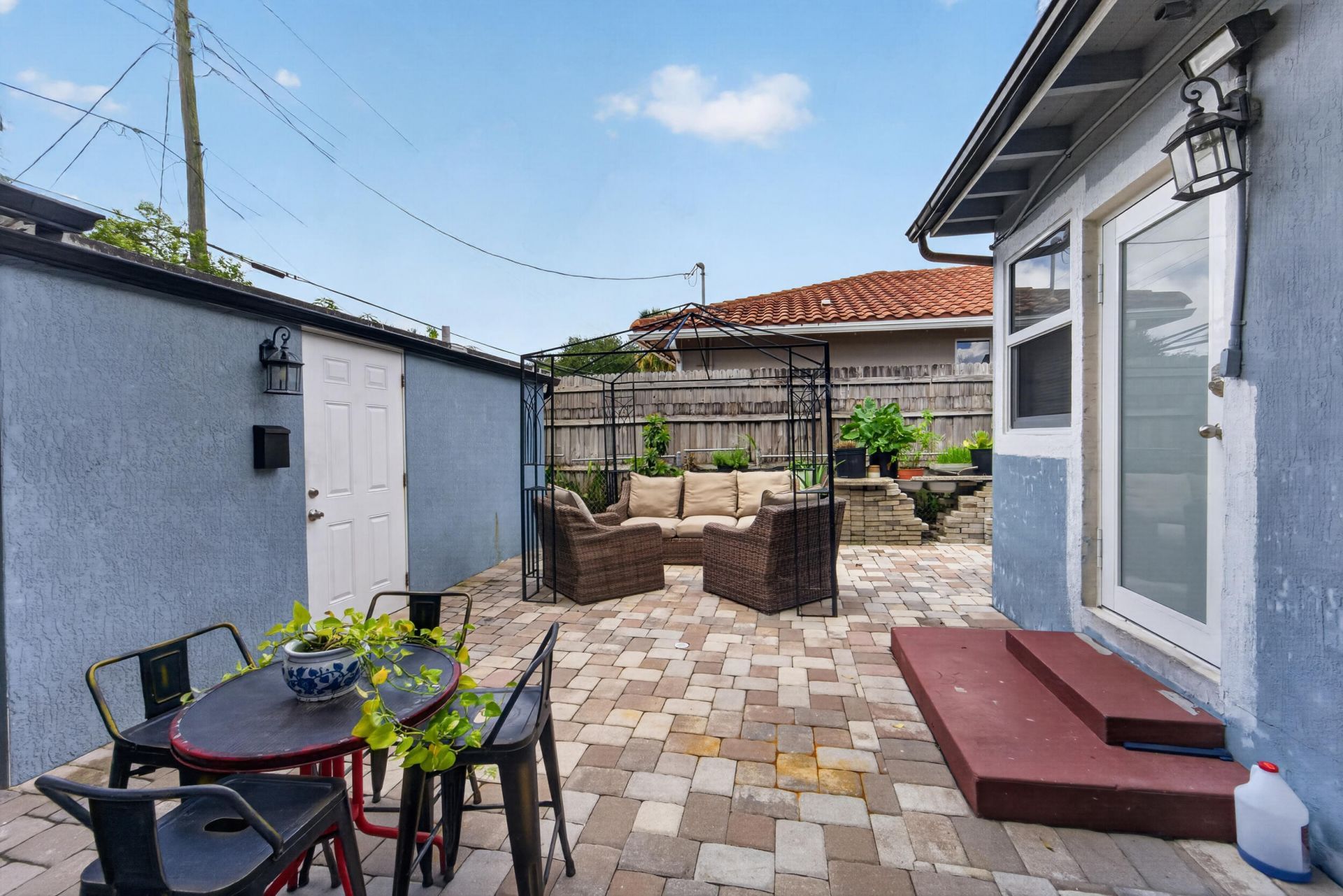 946 Mcintosh Street, West Palm Beach, FL 33405 Photo