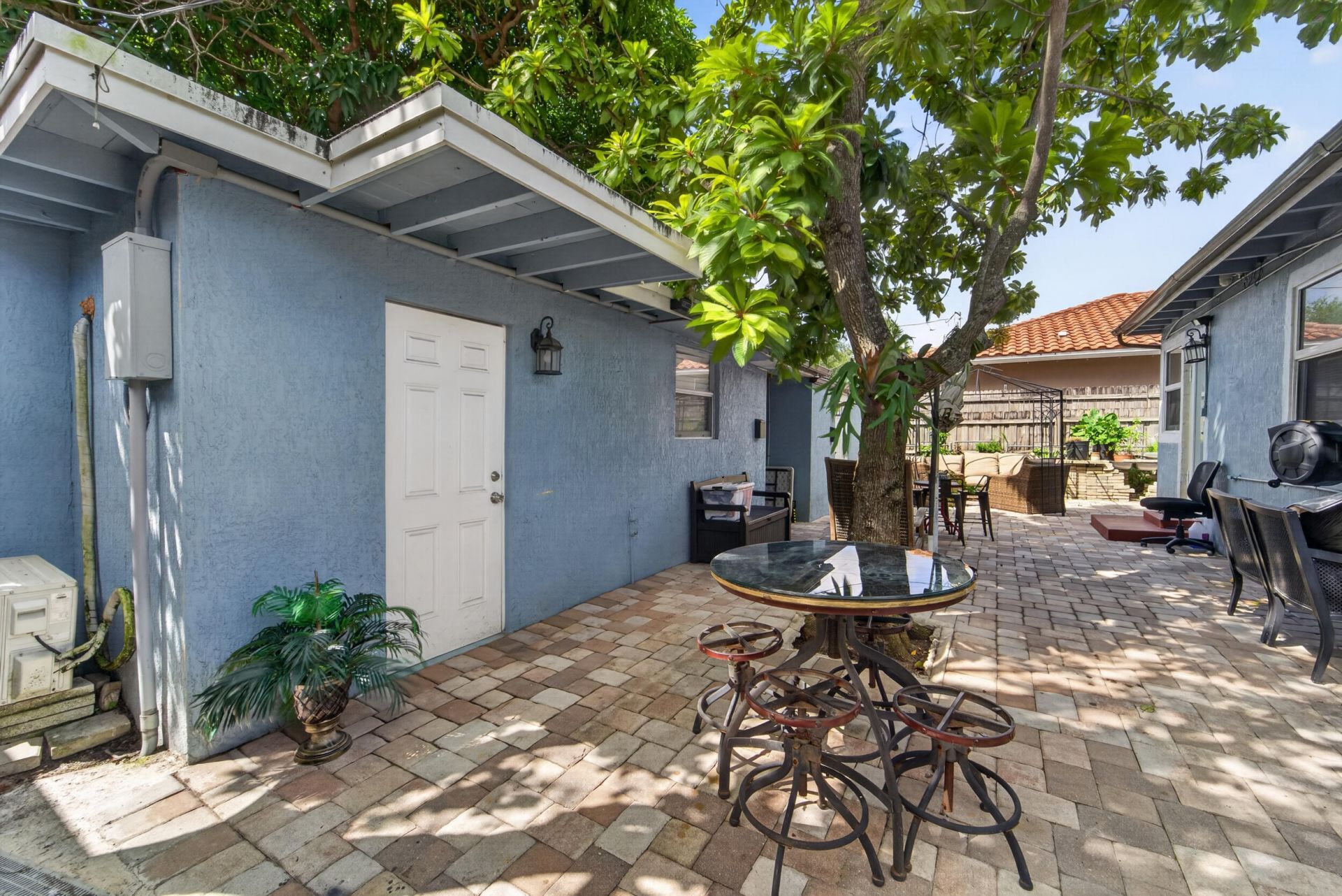 946 Mcintosh Street, West Palm Beach, FL 33405 Photo