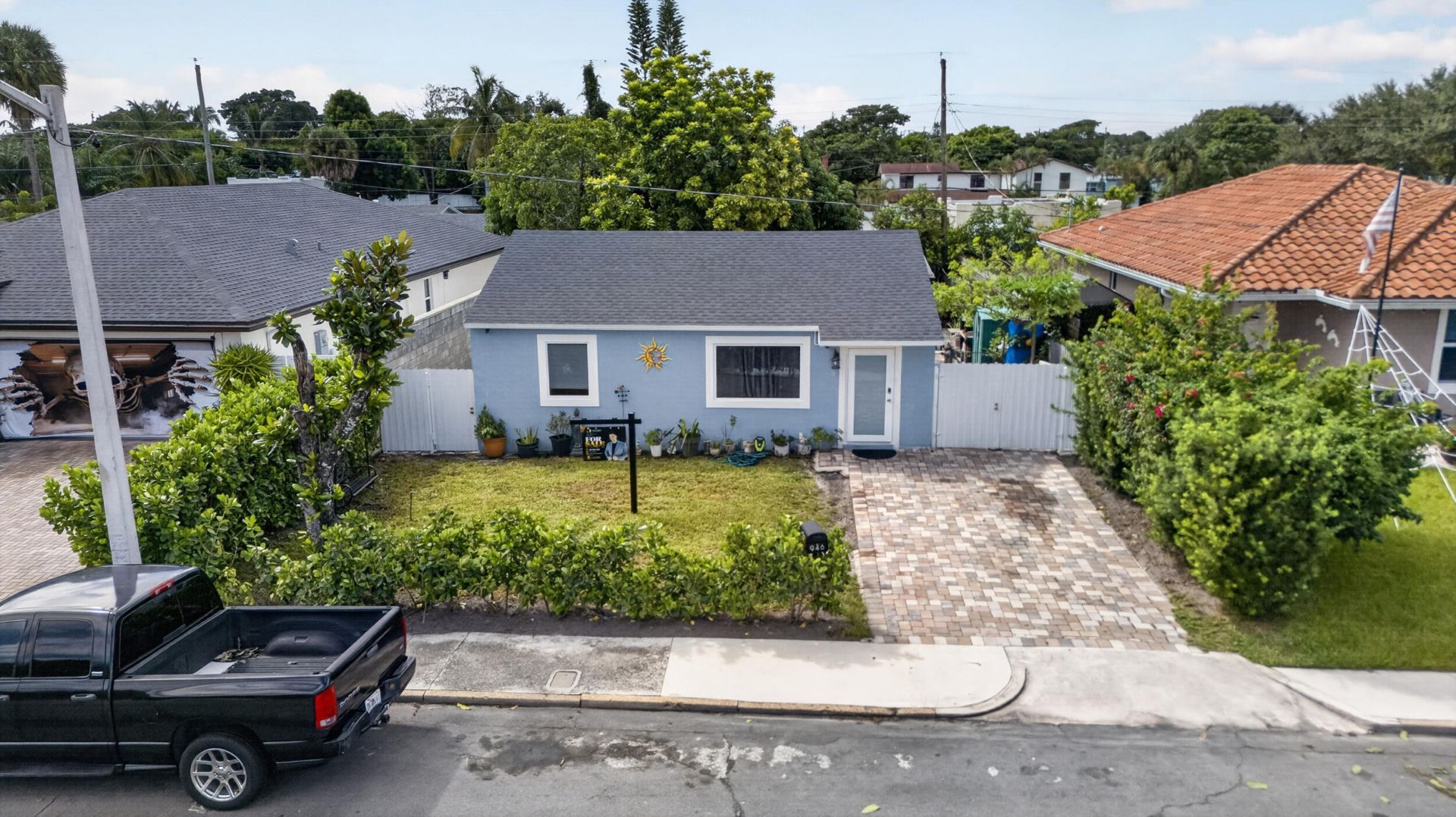 946 Mcintosh Street, West Palm Beach, FL 33405 Photo
