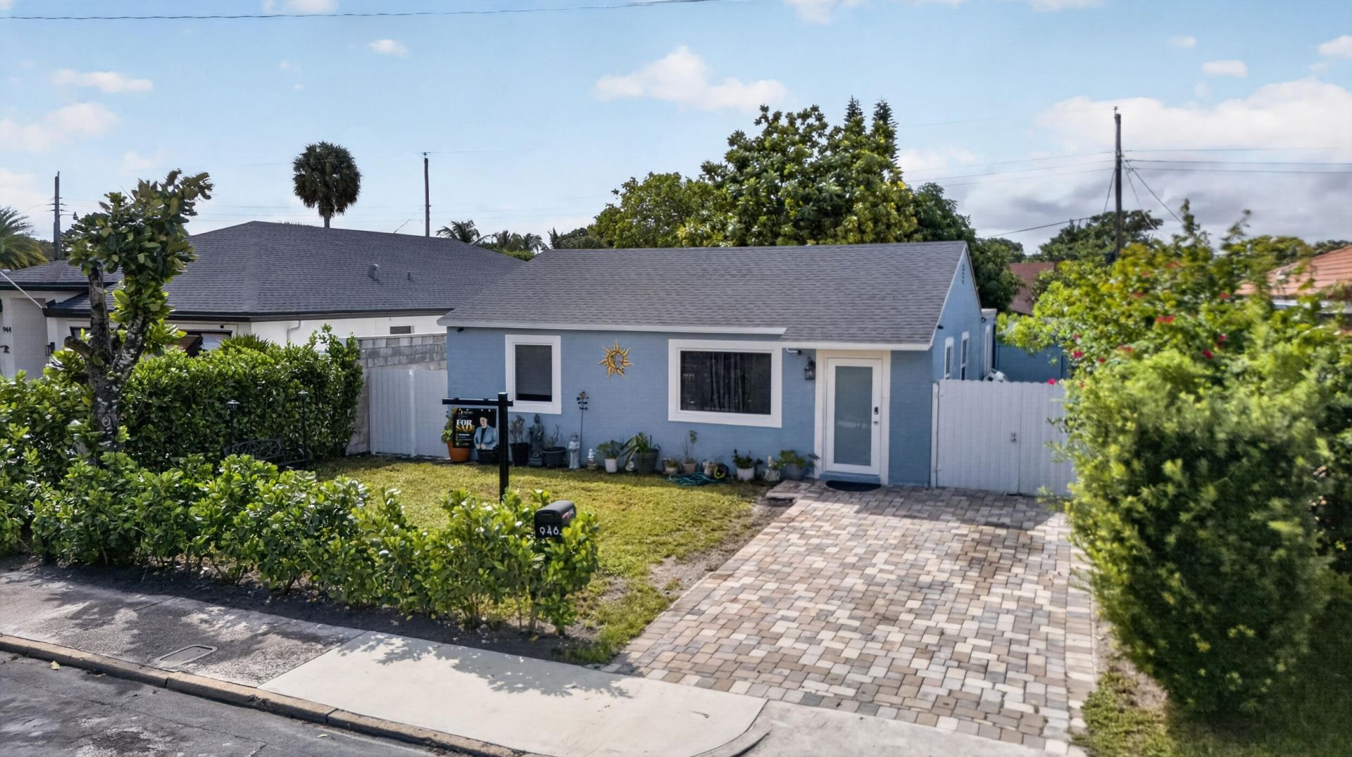 946 Mcintosh Street, West Palm Beach, FL 33405 Photo