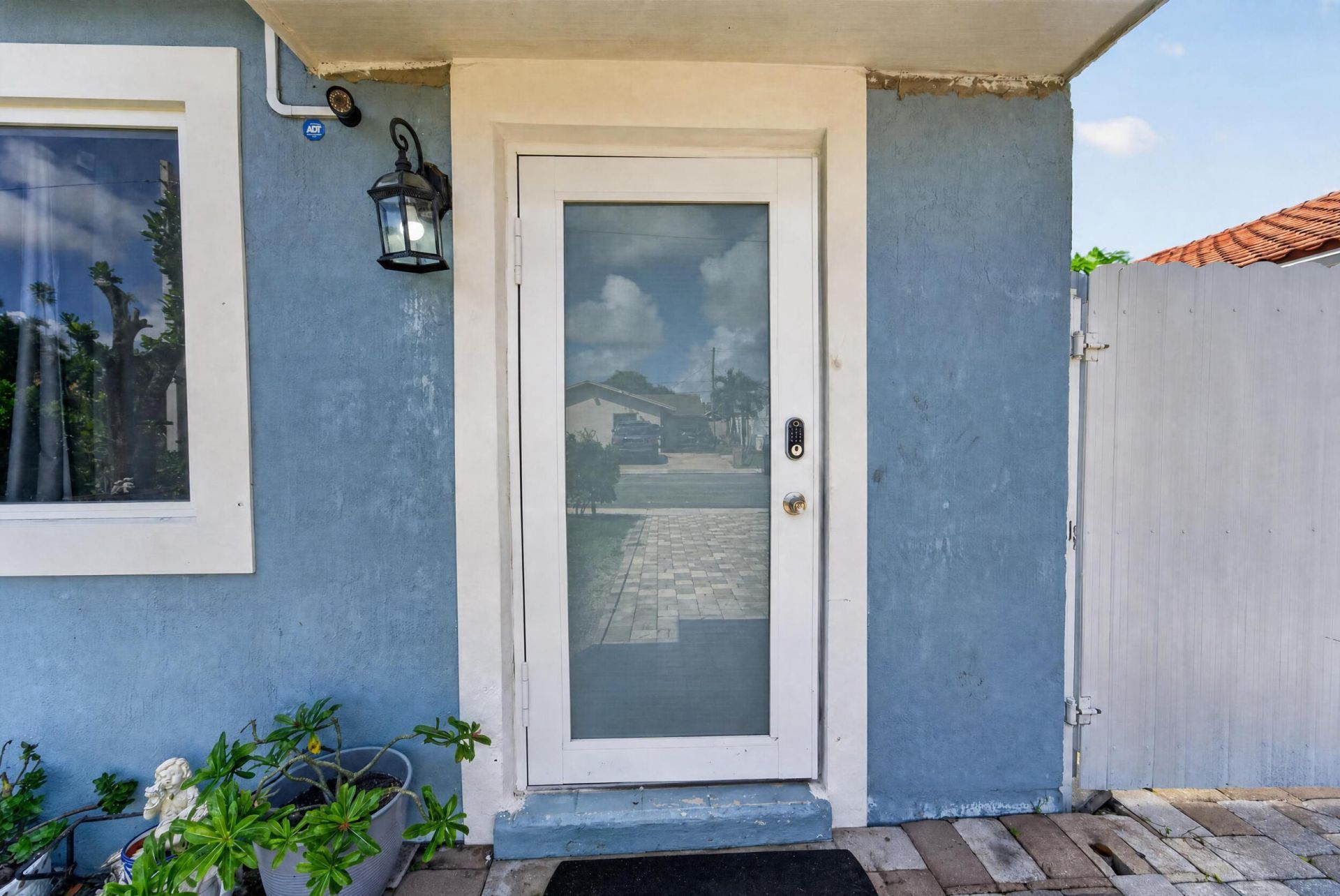 946 Mcintosh Street, West Palm Beach, FL 33405 Photo