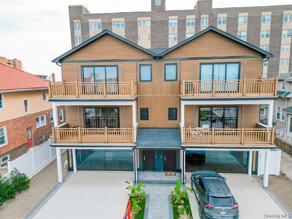 622 W Penn Street , Long Beach, NY 11561