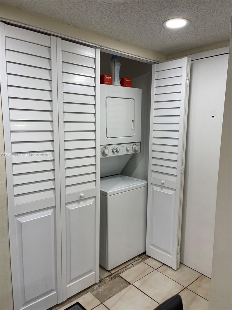 1055 W 77th St , Unit 311, Hialeah, FL 33014 Photo