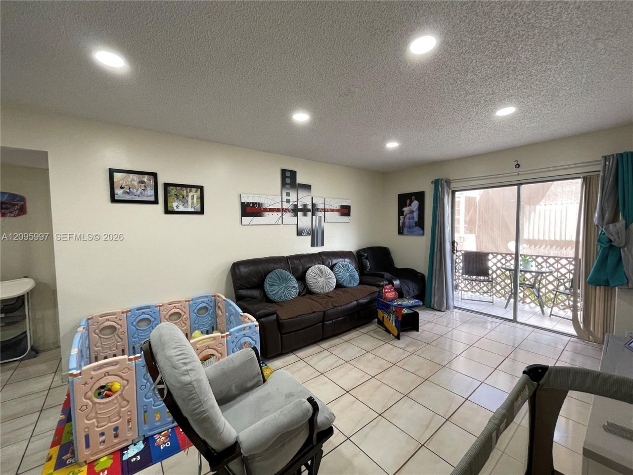 1055 W 77th St , Unit 311, Hialeah, FL 33014 Photo