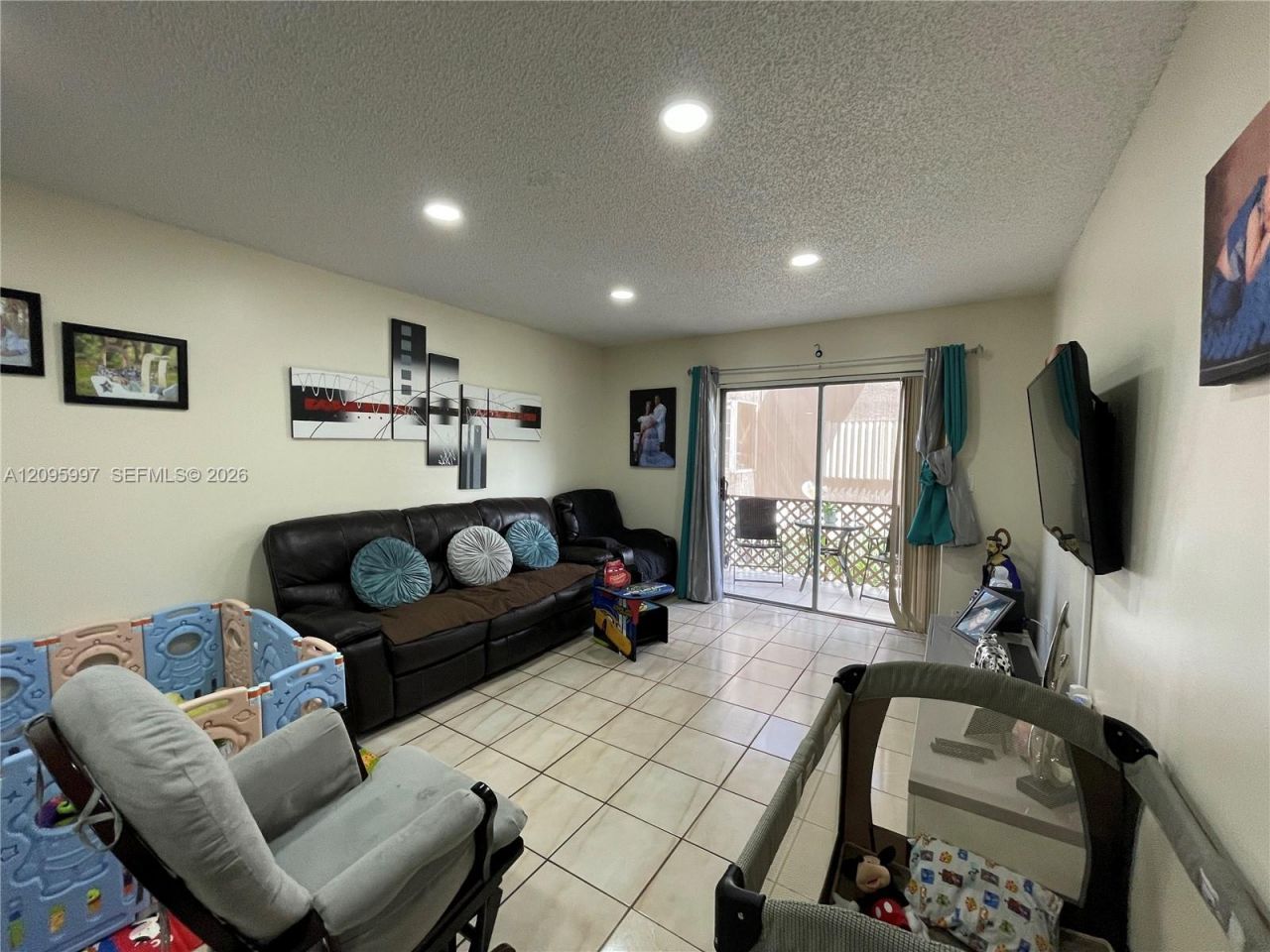 1055 W 77th St , Unit 311, Hialeah, FL 33014 Photo