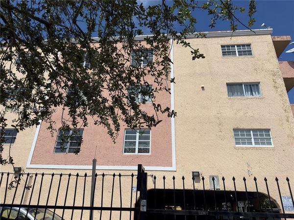 1055 W 77th St , Unit 311, Hialeah, FL 33014