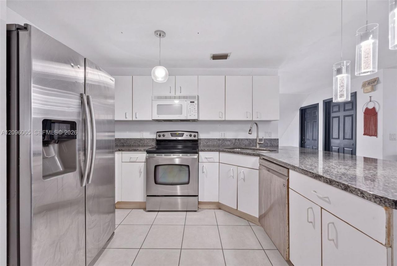 417 Kelly Ln, Weston, FL 33326 Photo