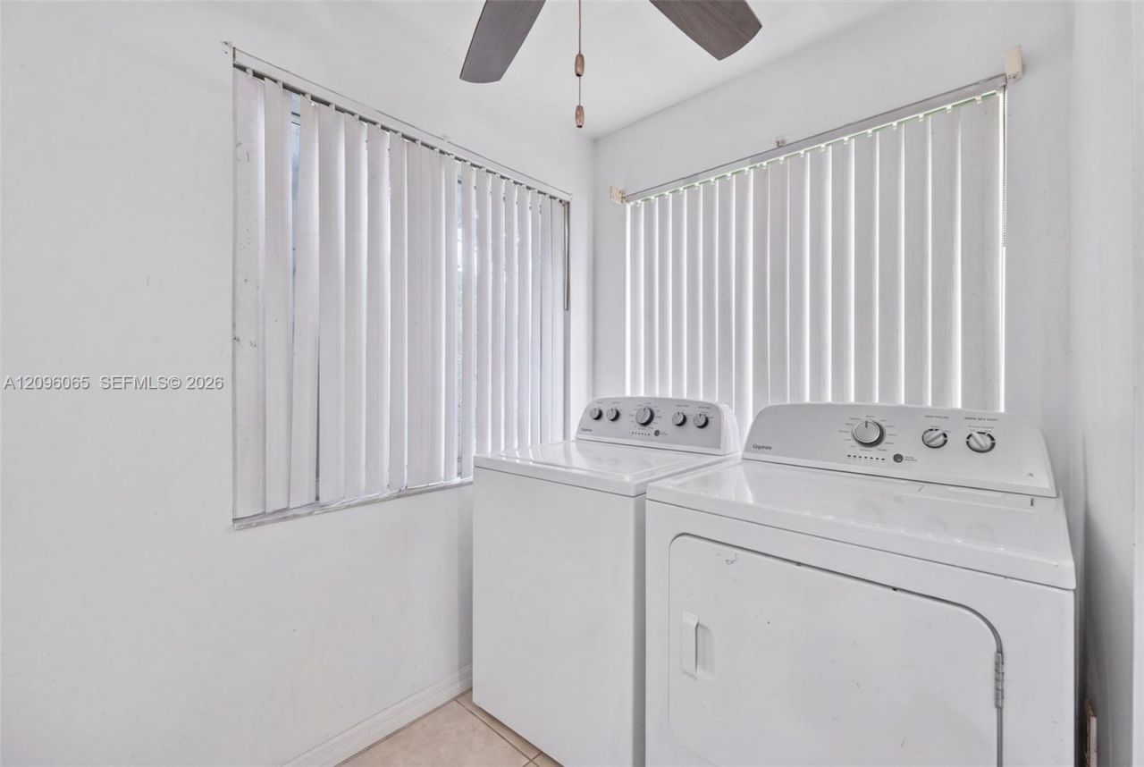 417 Kelly Ln, Weston, FL 33326 Photo