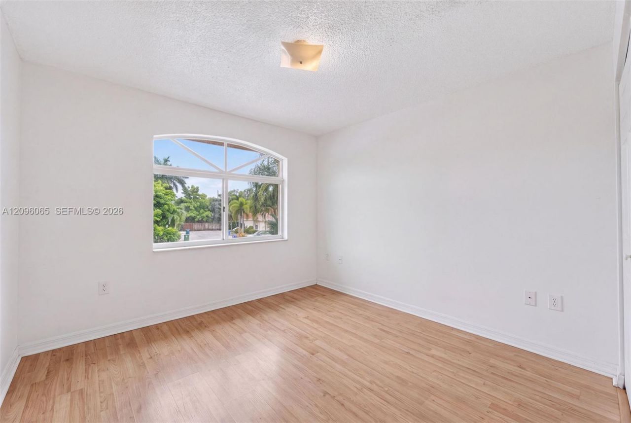 417 Kelly Ln, Weston, FL 33326 Photo