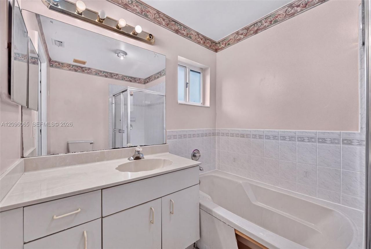417 Kelly Ln, Weston, FL 33326 Photo