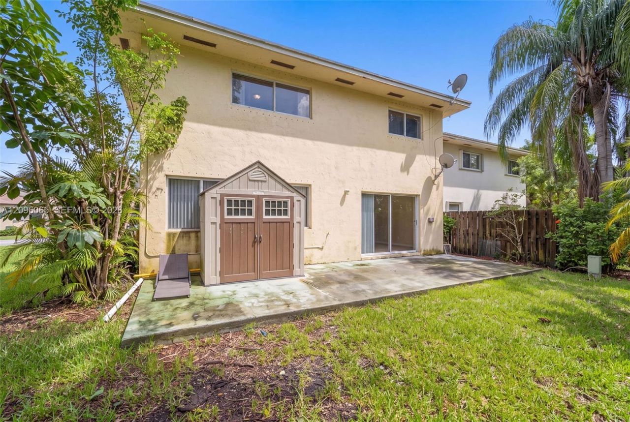 417 Kelly Ln, Weston, FL 33326 Photo