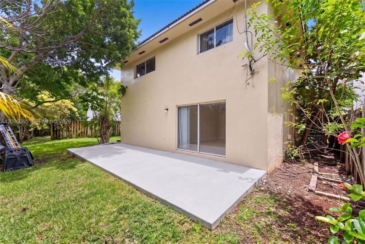 417 Kelly Ln, Weston, FL 33326 Photo