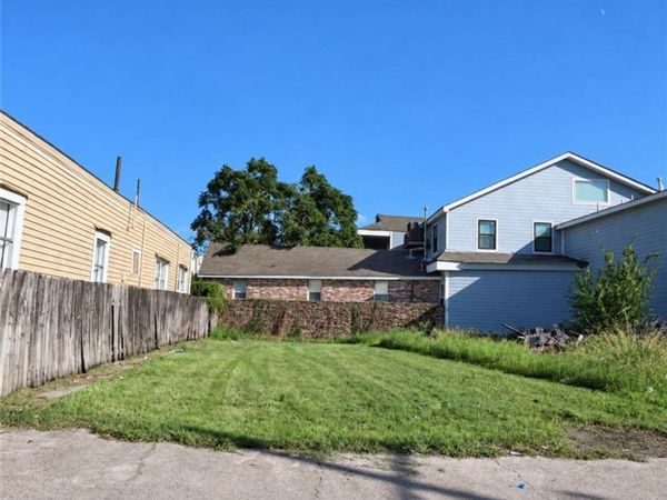 916 N TONTI Street , New Orleans, LA 70119
