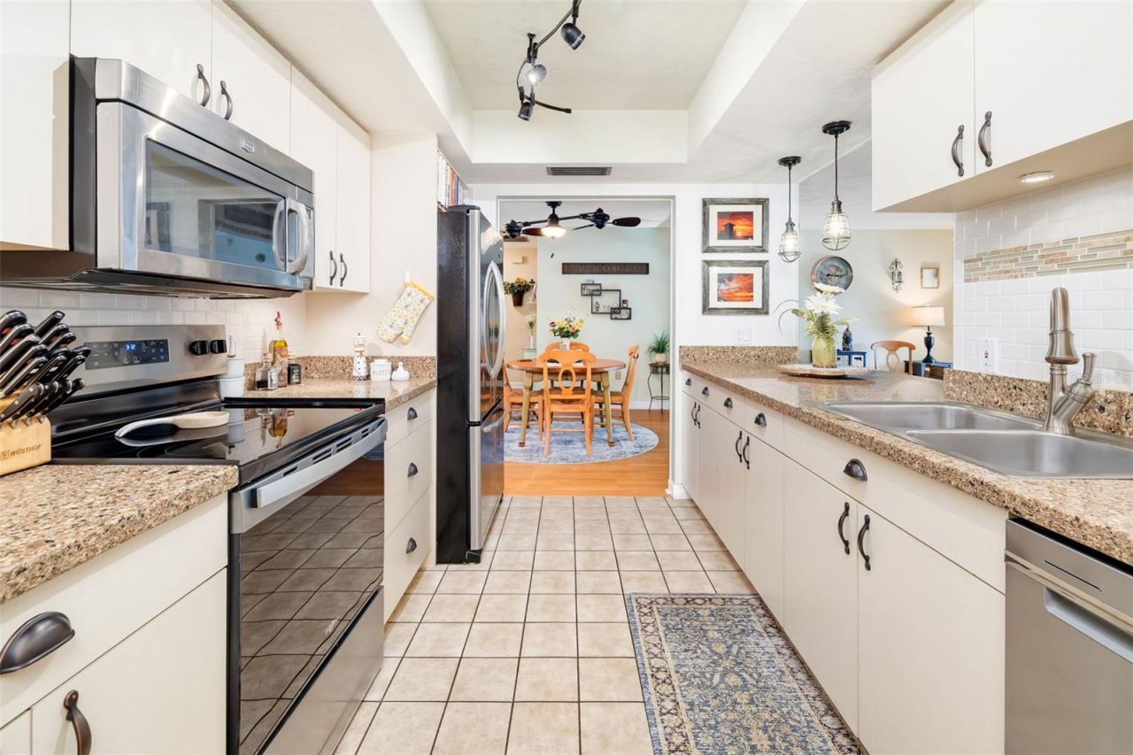 3012 Hyde Park Street , Sarasota, FL 34239 Photo