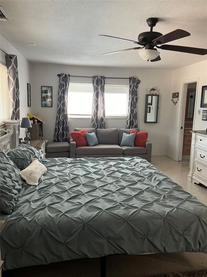 5893 34th Avenue N, Saint Petersburg, FL 33710 Photo