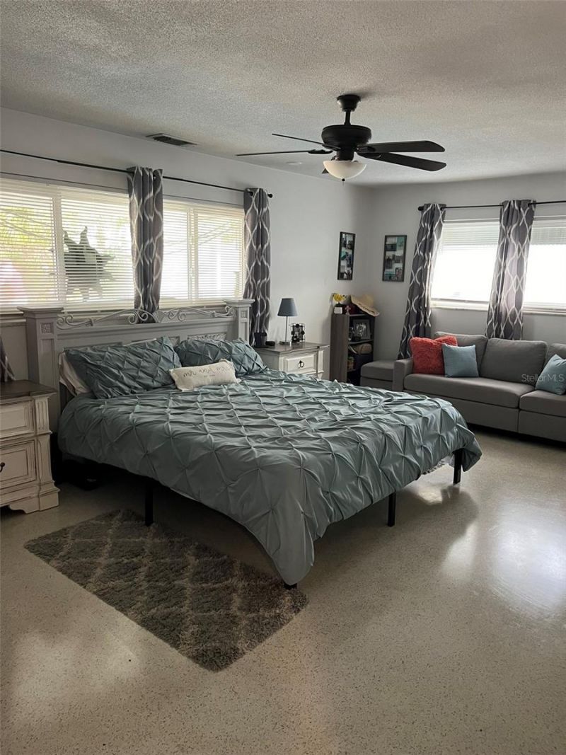 5893 34th Avenue N, Saint Petersburg, FL 33710 Photo