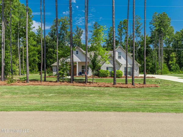 403 Fallen Acorn Circle, Brandon, MS 39047