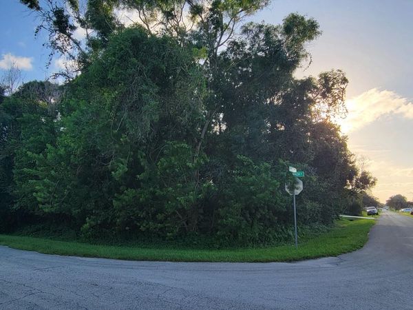 638 NW Grenada Street, Port St. Lucie, FL 34983