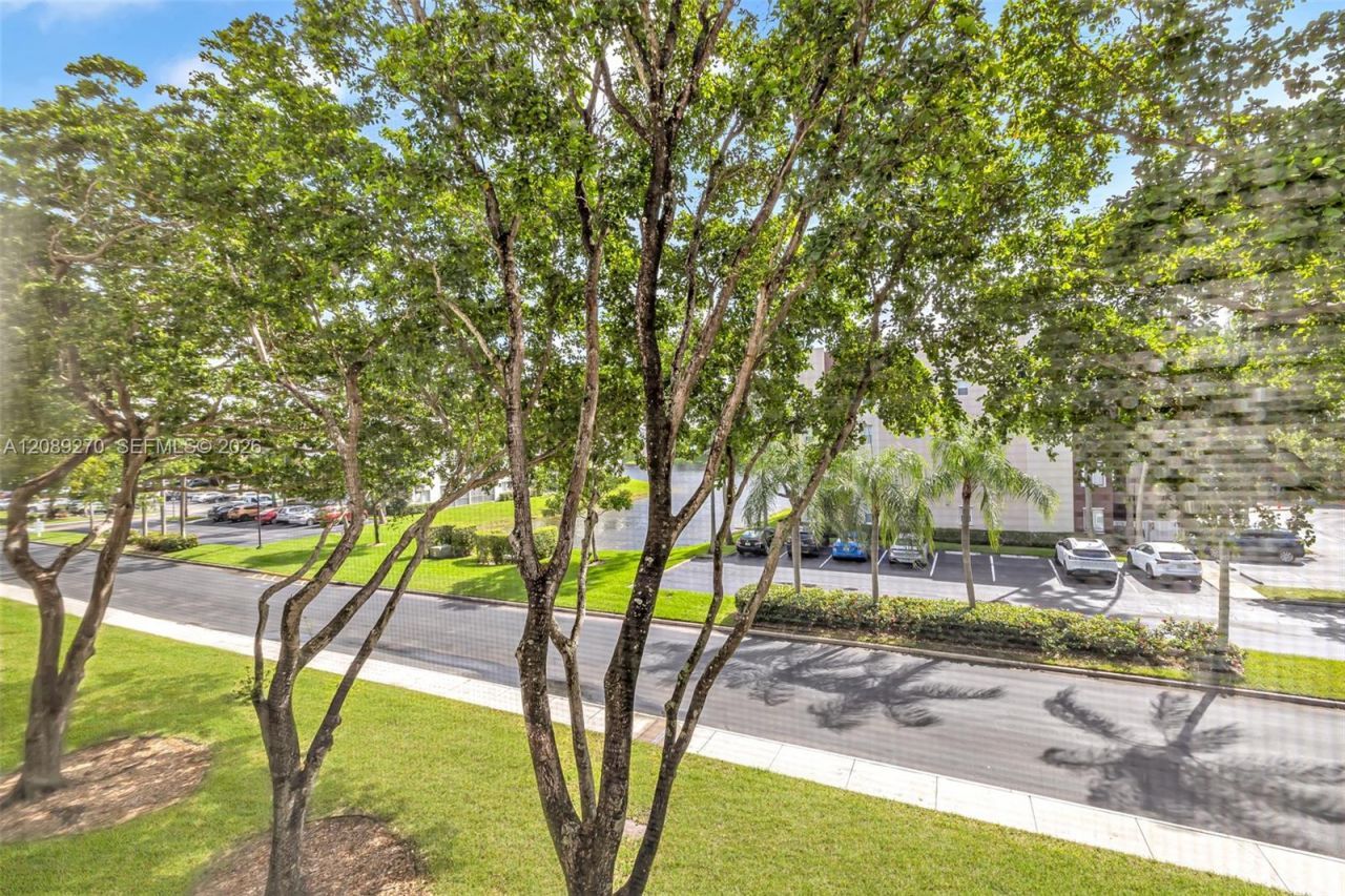 7775 Trent Dr , Unit 308, Tamarac, FL 33321 Photo