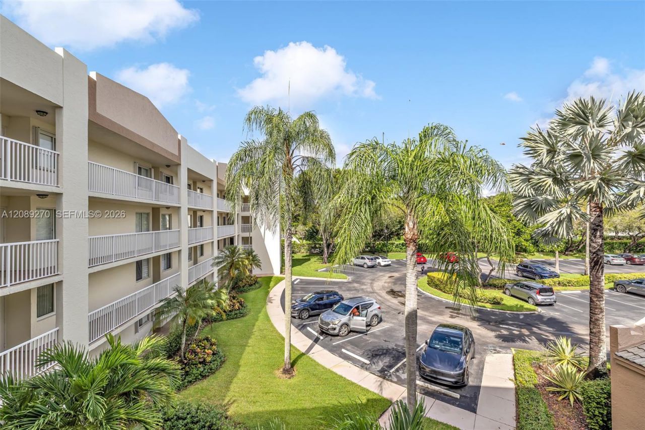 7775 Trent Dr , Unit 308, Tamarac, FL 33321 Photo