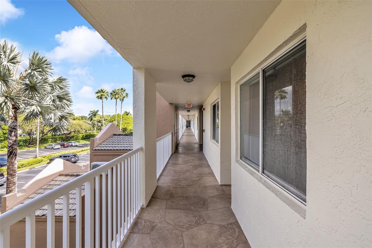 7775 Trent Dr , Unit 308, Tamarac, FL 33321 Photo