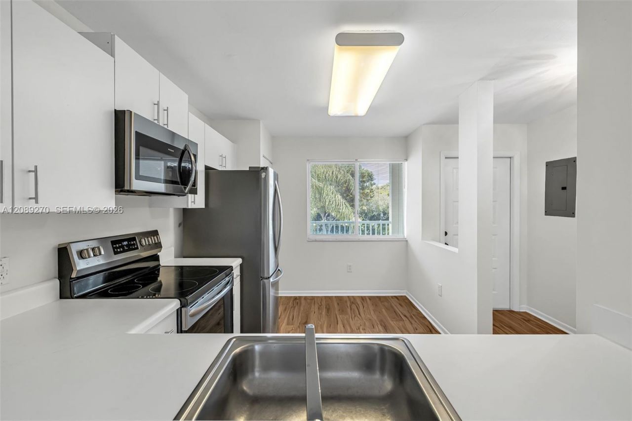 7775 Trent Dr , Unit 308, Tamarac, FL 33321 Photo