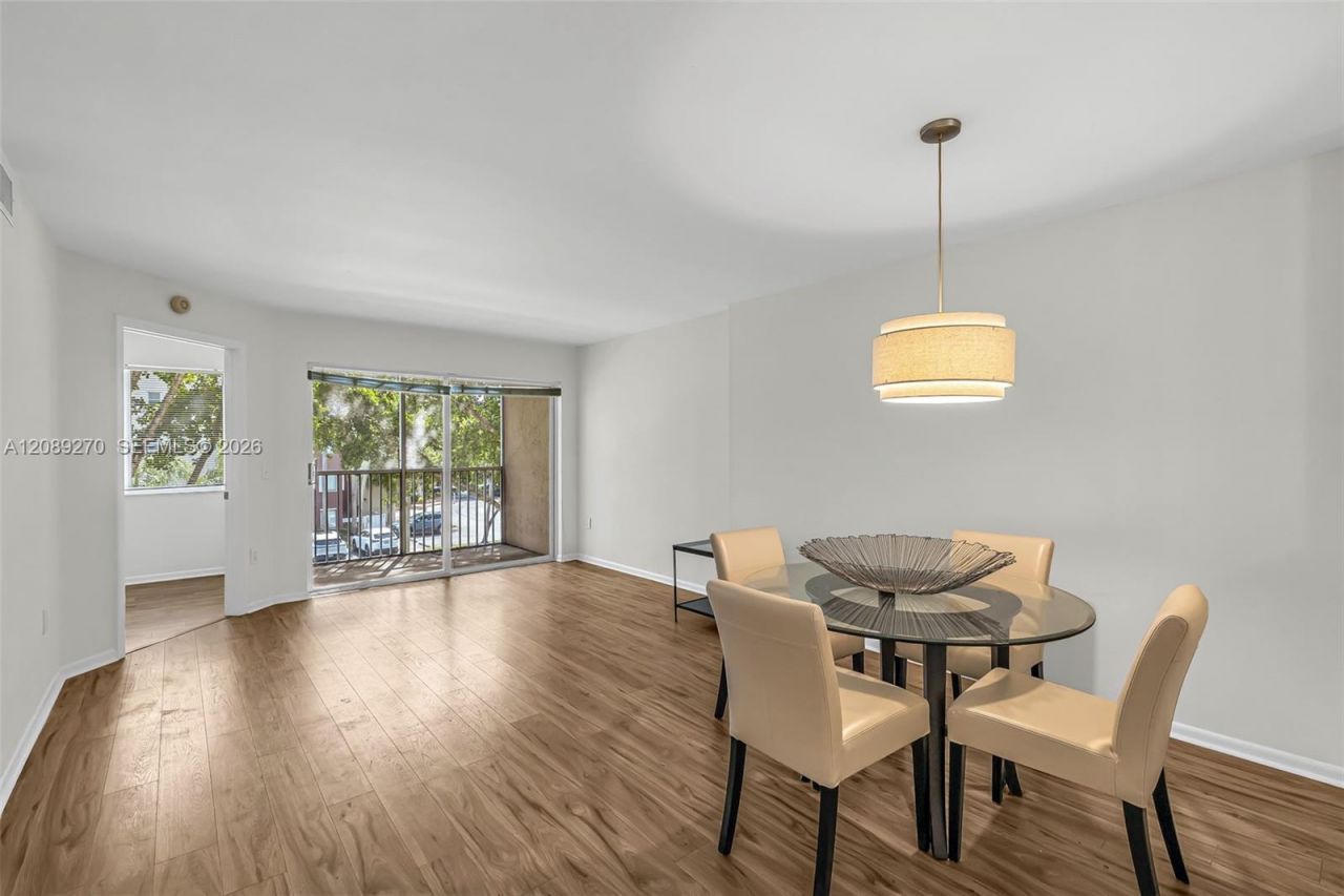 7775 Trent Dr , Unit 308, Tamarac, FL 33321 Photo
