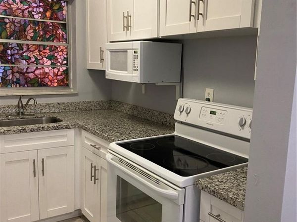 140 Royal Palm Rd , Unit 207, Hialeah Gardens, FL 33016