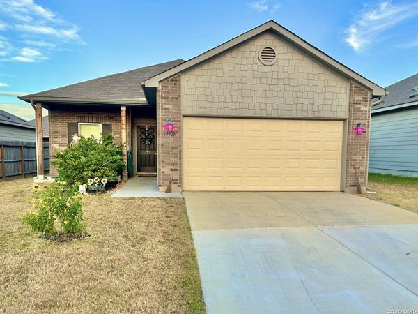 19906 Lonesome Dove, Lytle, TX 78052