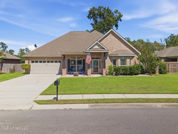 13090 Hawthorn Drive, Biloxi, MS 39532
