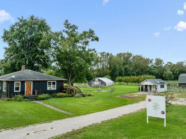 9962 Holden Road, Baroda, MI 49101