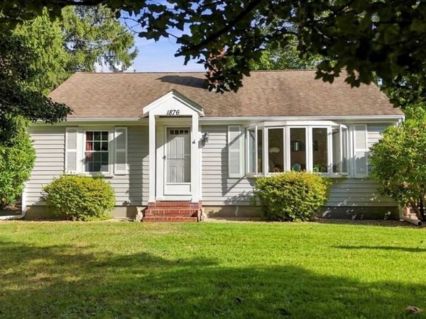 1876 Phinneys Ln, Barnstable, MA 02630
