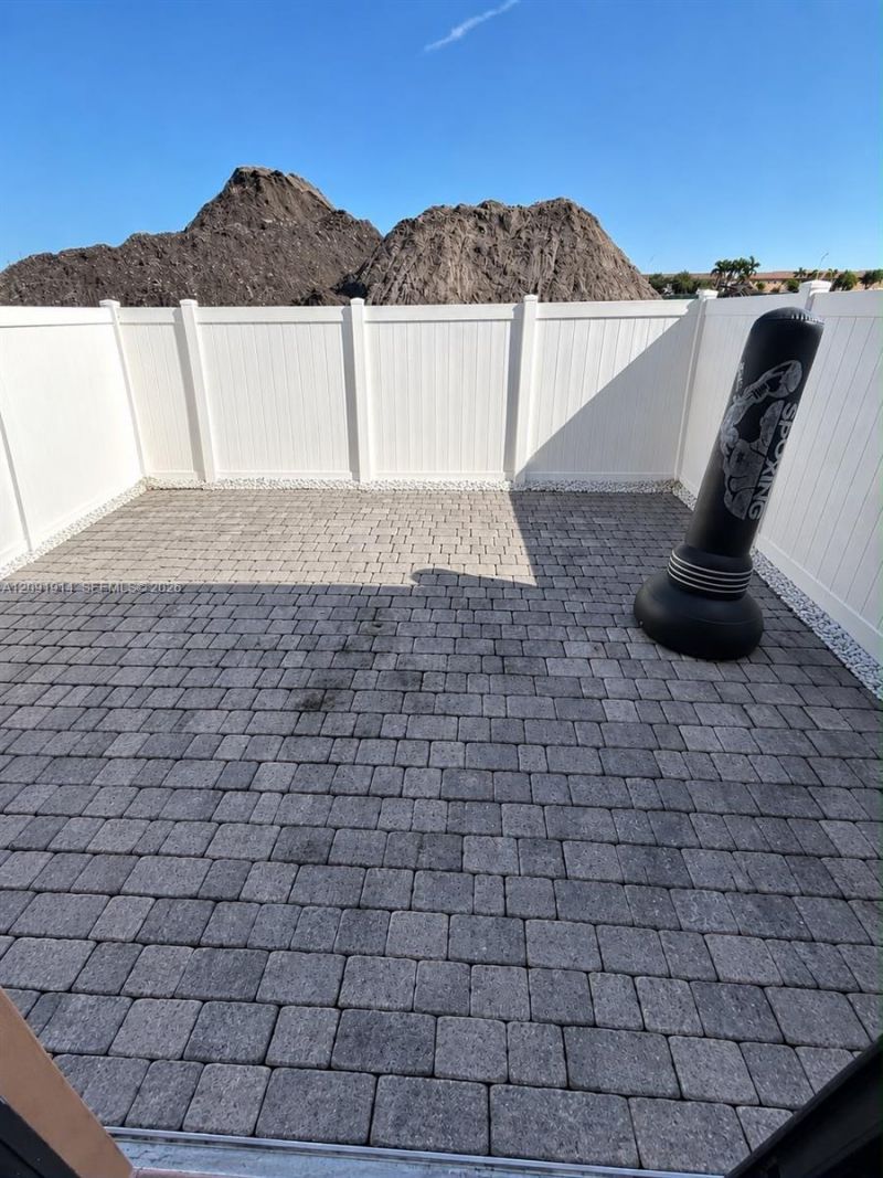 3515 W 89th Pl , Hialeah, FL 33018 Photo