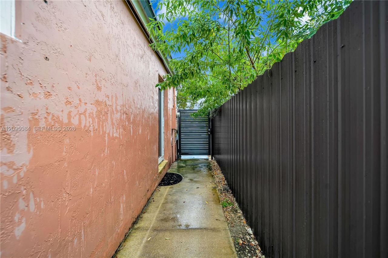20273 NW 32nd Ave , Miami Gardens, FL 33056 Photo