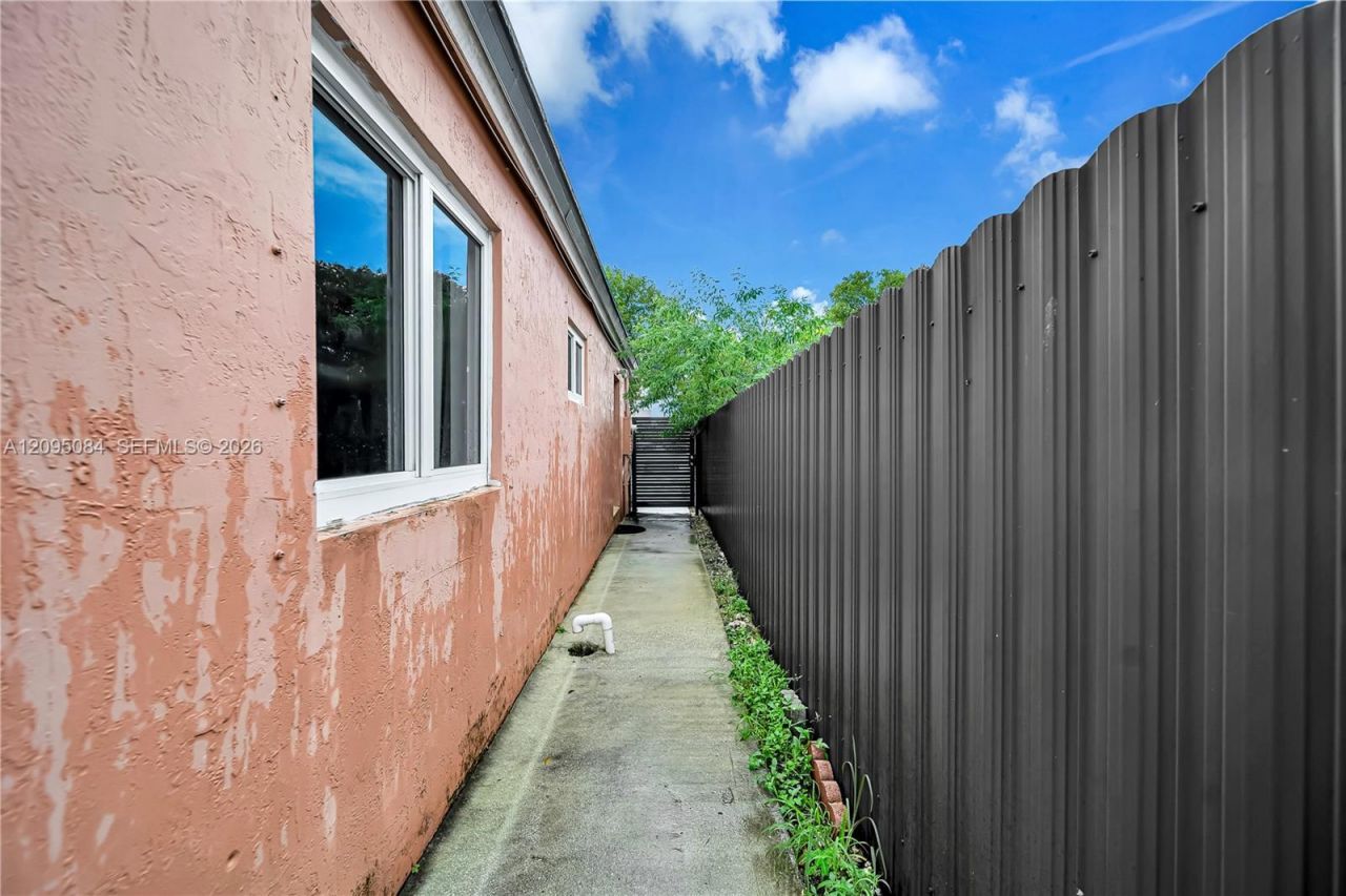 20273 NW 32nd Ave , Miami Gardens, FL 33056 Photo