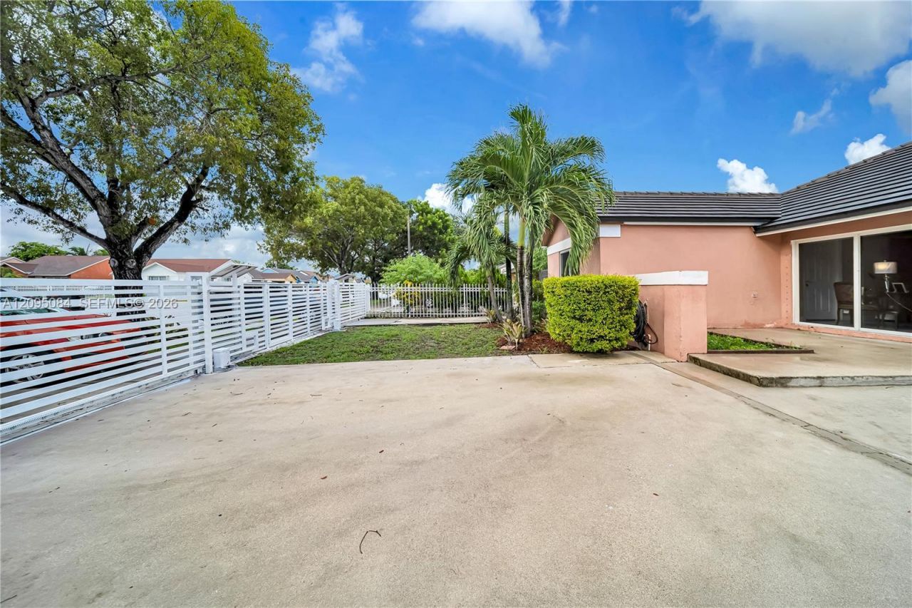 20273 NW 32nd Ave , Miami Gardens, FL 33056 Photo