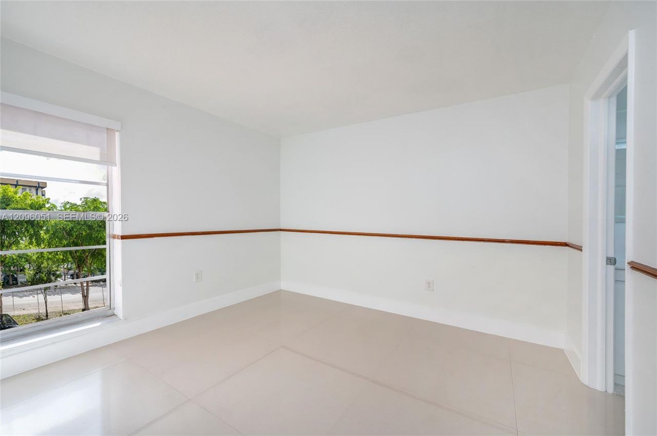 4709 NW 7th St , Unit 305-9, Miami, FL 33126 Photo