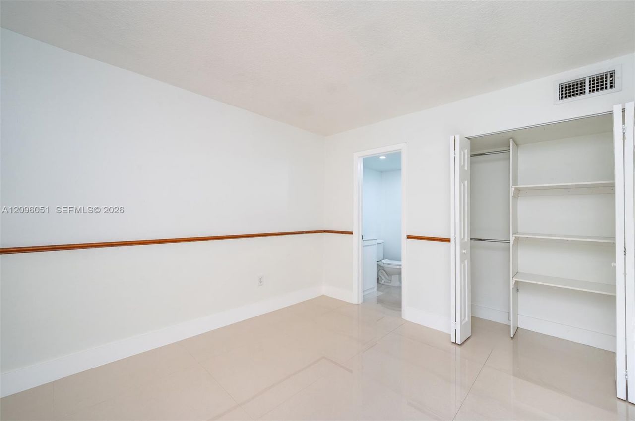 4709 NW 7th St , Unit 305-9, Miami, FL 33126 Photo