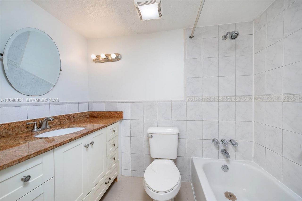 4709 NW 7th St , Unit 305-9, Miami, FL 33126 Photo